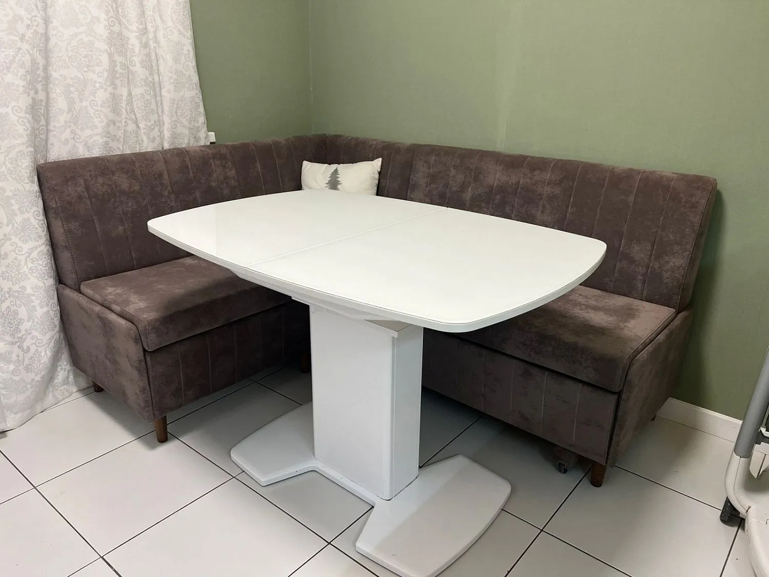 Кухонный угловой диван Веленг со спальным местом