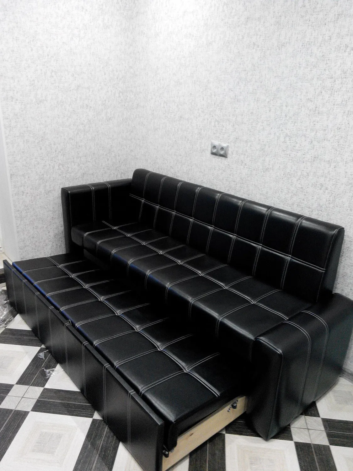 Кухонный прямой диван Йоркер Лайн со спальным местом