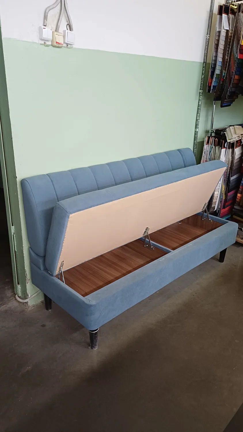 Образец из зала! Диван прямой с ящиком Алюр за 17 100 руб.!