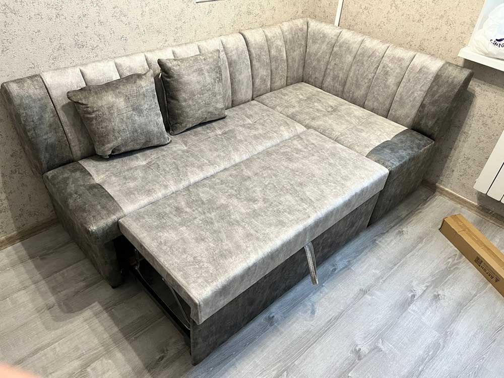 Кухонный угловой диван на кухню со спальным местом