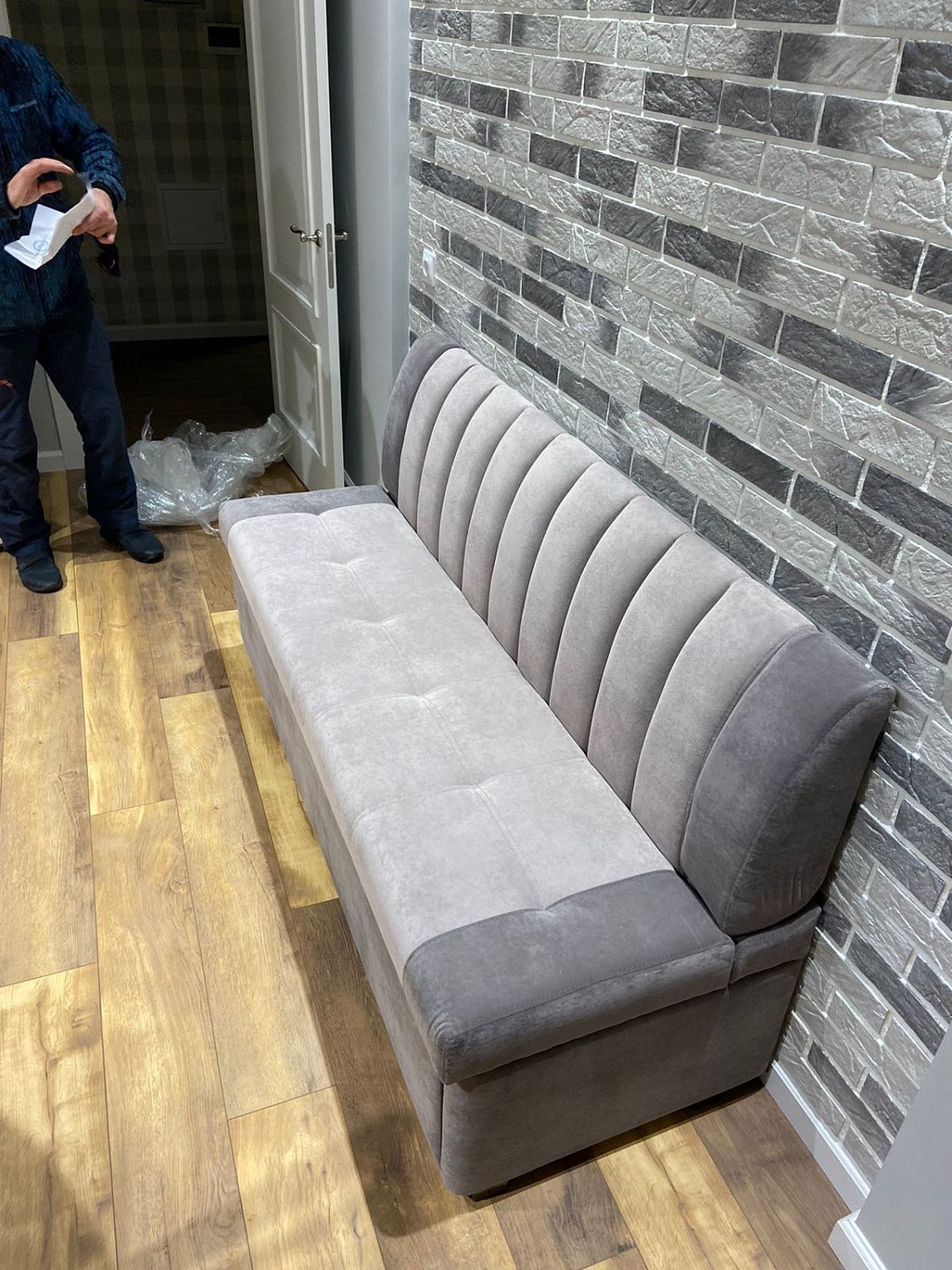 Кухонный прямой диван Алюр со спальным местом