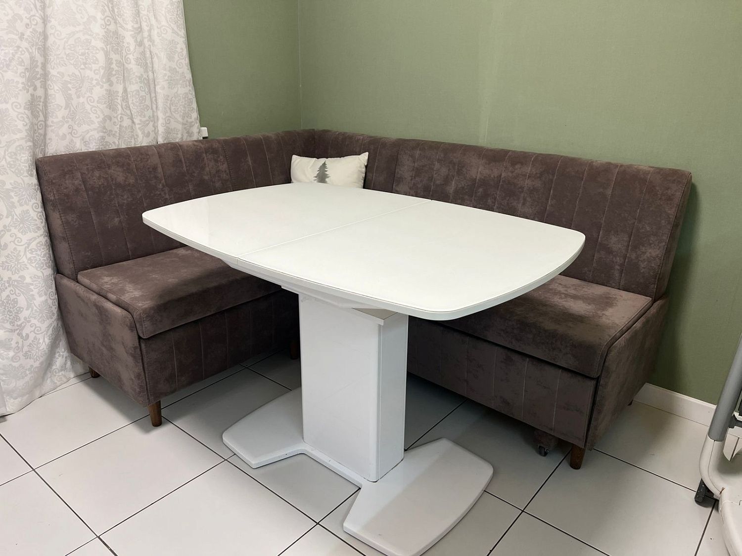 Кухонный угловой диван Веленг со спальным местом