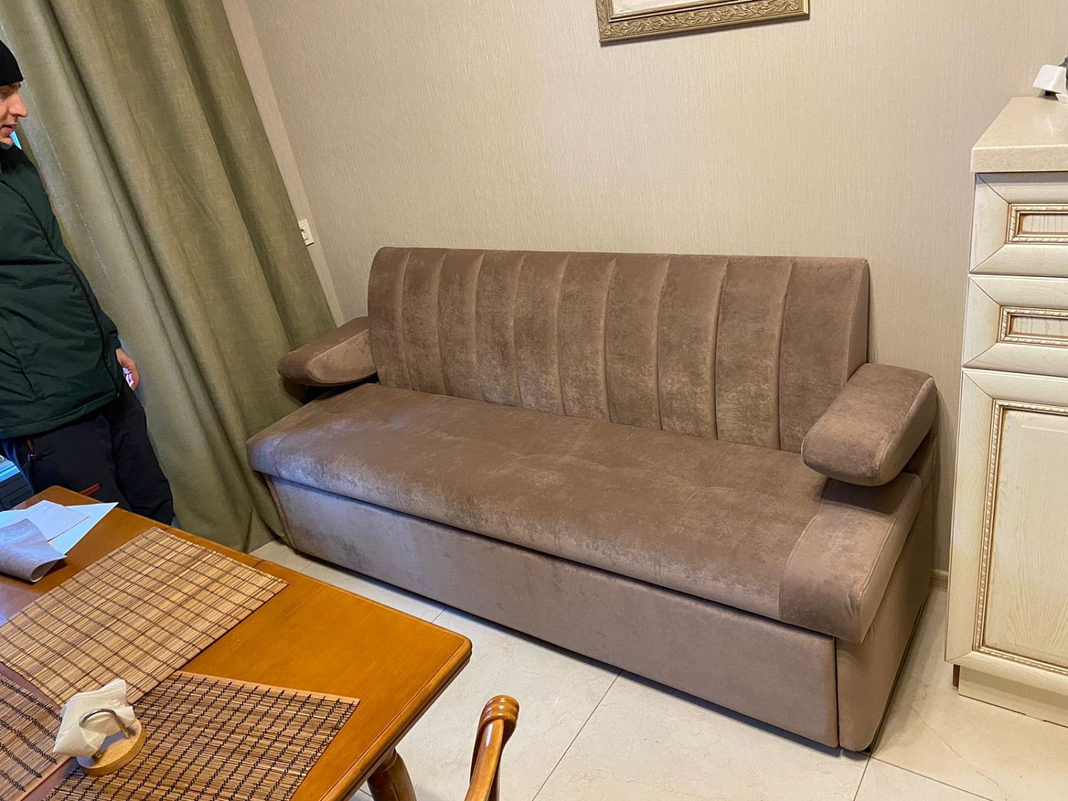 Кухонный прямой диван Алюр со спальным местом